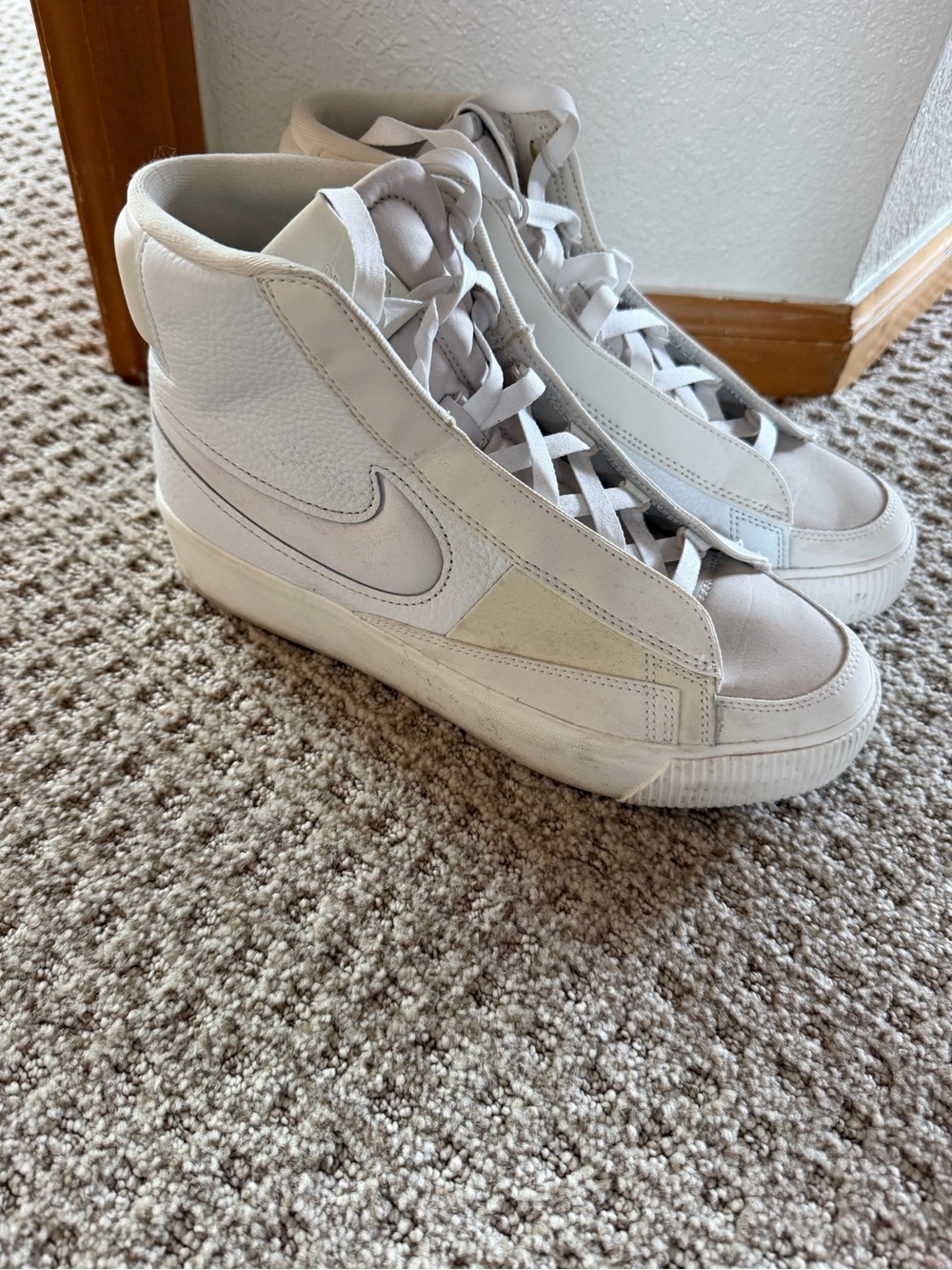 Nike Women’s Blazer Mid Victory Sneakers in White